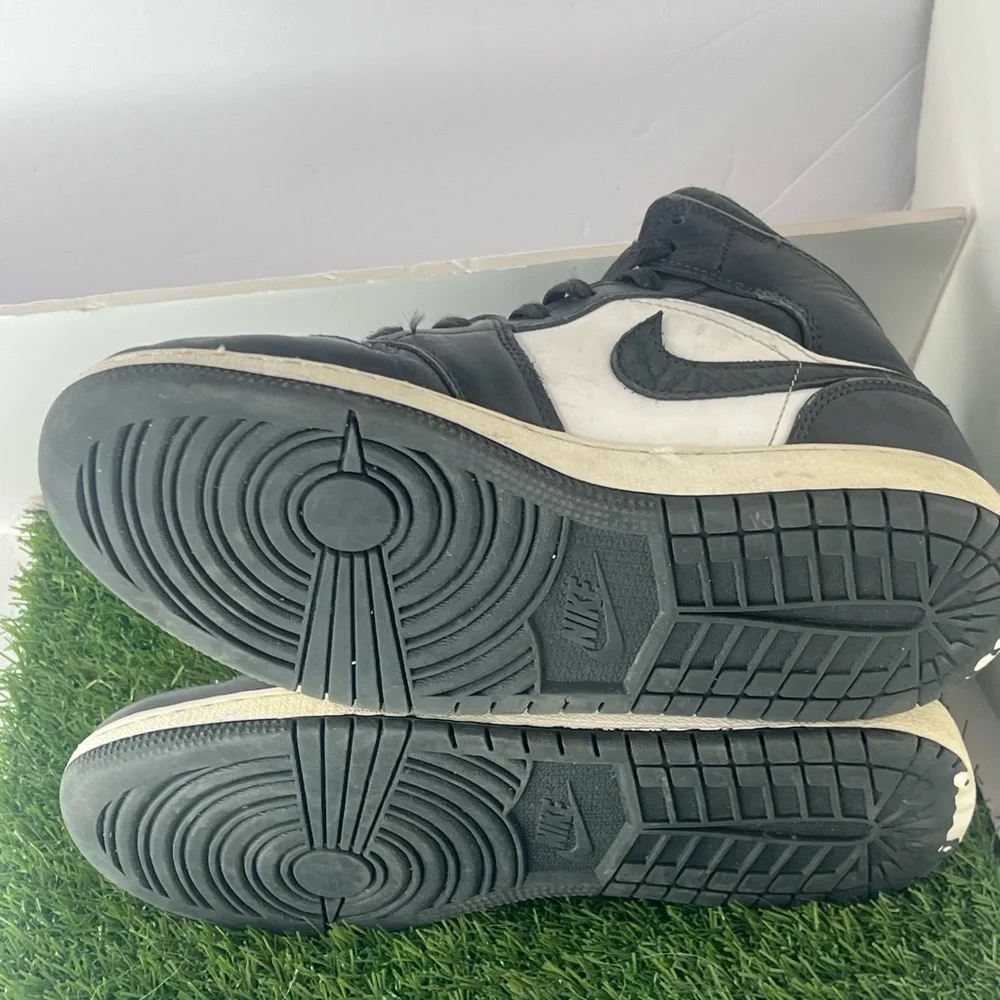 Nike Air Jordan 1 Mid SE Panda Elephant GS Size 6Y FB9909-001